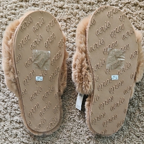 Aerie Fur Slides - Picture 4 of 6